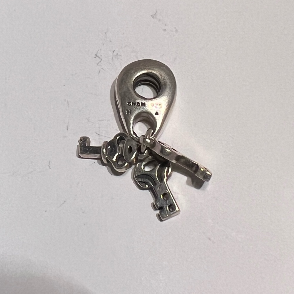 Chamilia 3 keys charm - Picture 8 of 8